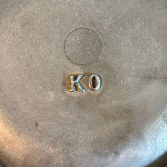 Marlboro Unlimited Vintage 5 1/4” Metal Ashtray - Picture 4 of 4